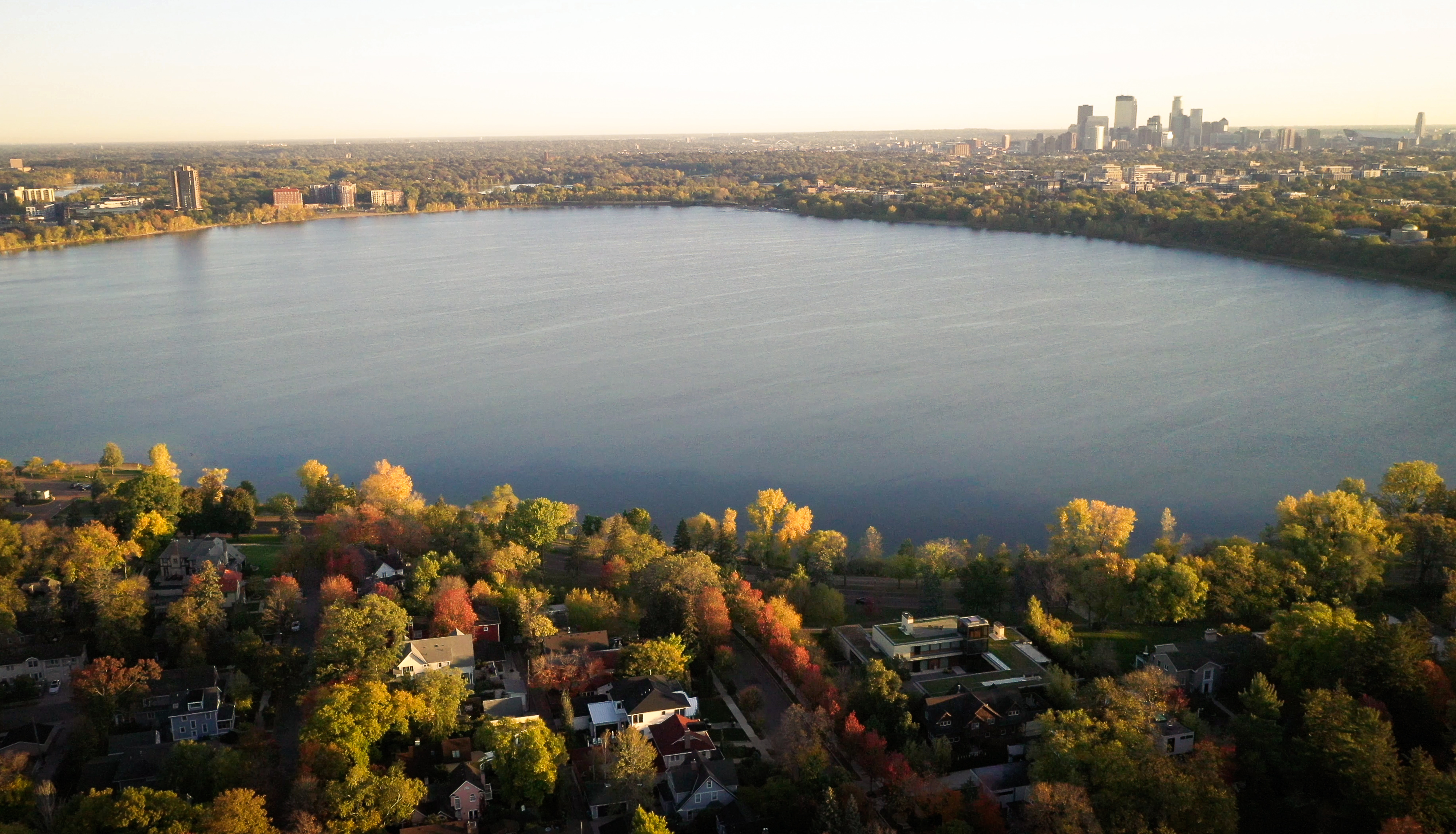 Lake_and_surroundings